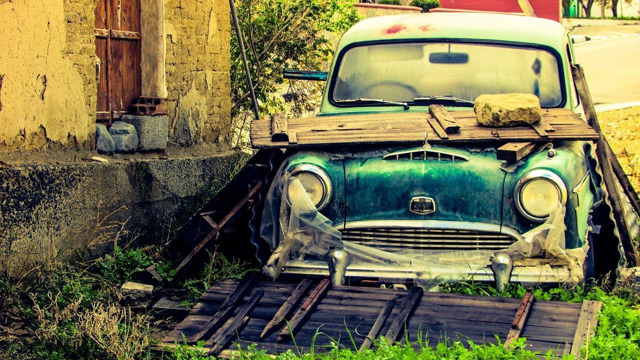 Auto abbandonate: come rimuoverle dal suolo pubblico e privato 1 Auto da demolire.jpg
