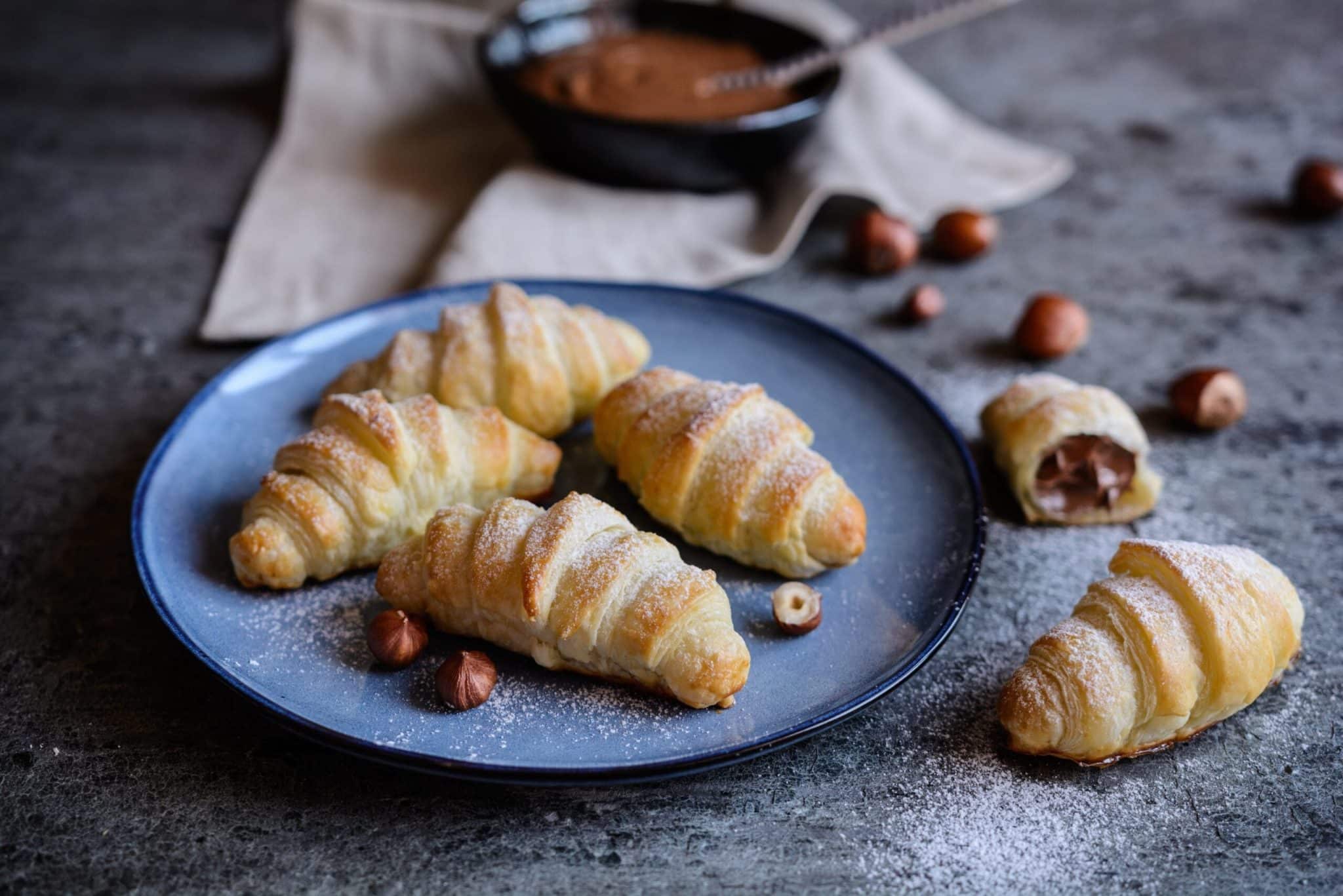 Cornetti alla nutella 3947287 scaled.jpg