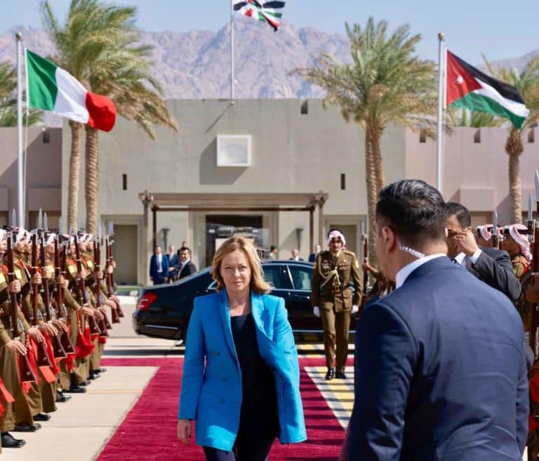 Medio Oriente, Meloni incontra in Libano i vertici Unifil. Prima il viaggio in Giordania: «Insieme per la de-escalation» 1 GOLF 20241018151933305 087c979038ce5f5ee9bb03539dd6d756.jpg