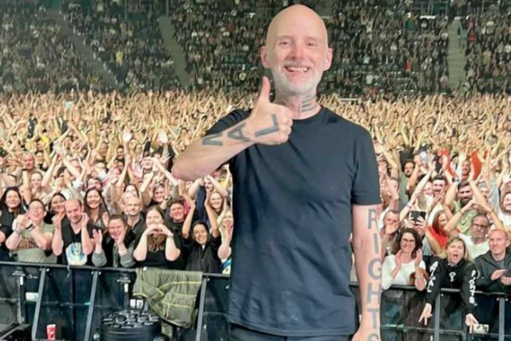 Moby tour.jpg
