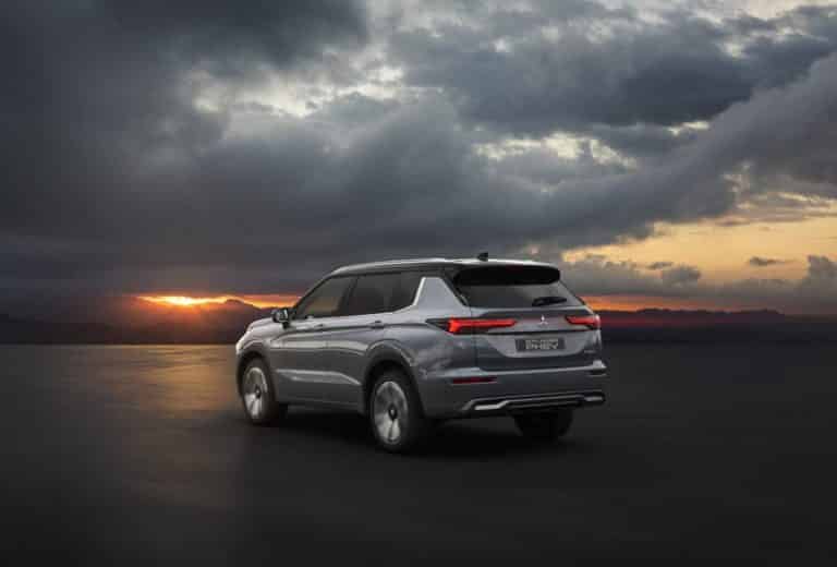 New Outlander PHEV 014L e1727866162222.jpg
