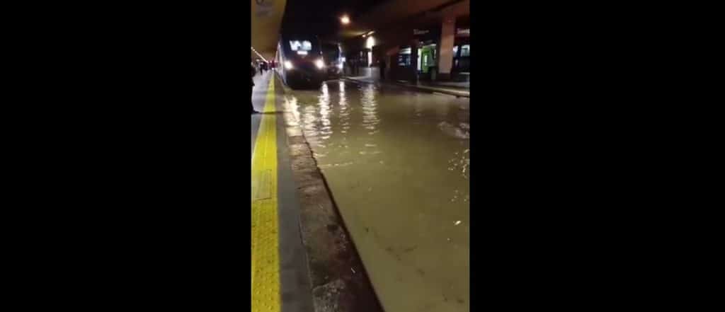 Nubifragi in Toscana allagata e inagibile la stazione di Siena 1.jpg