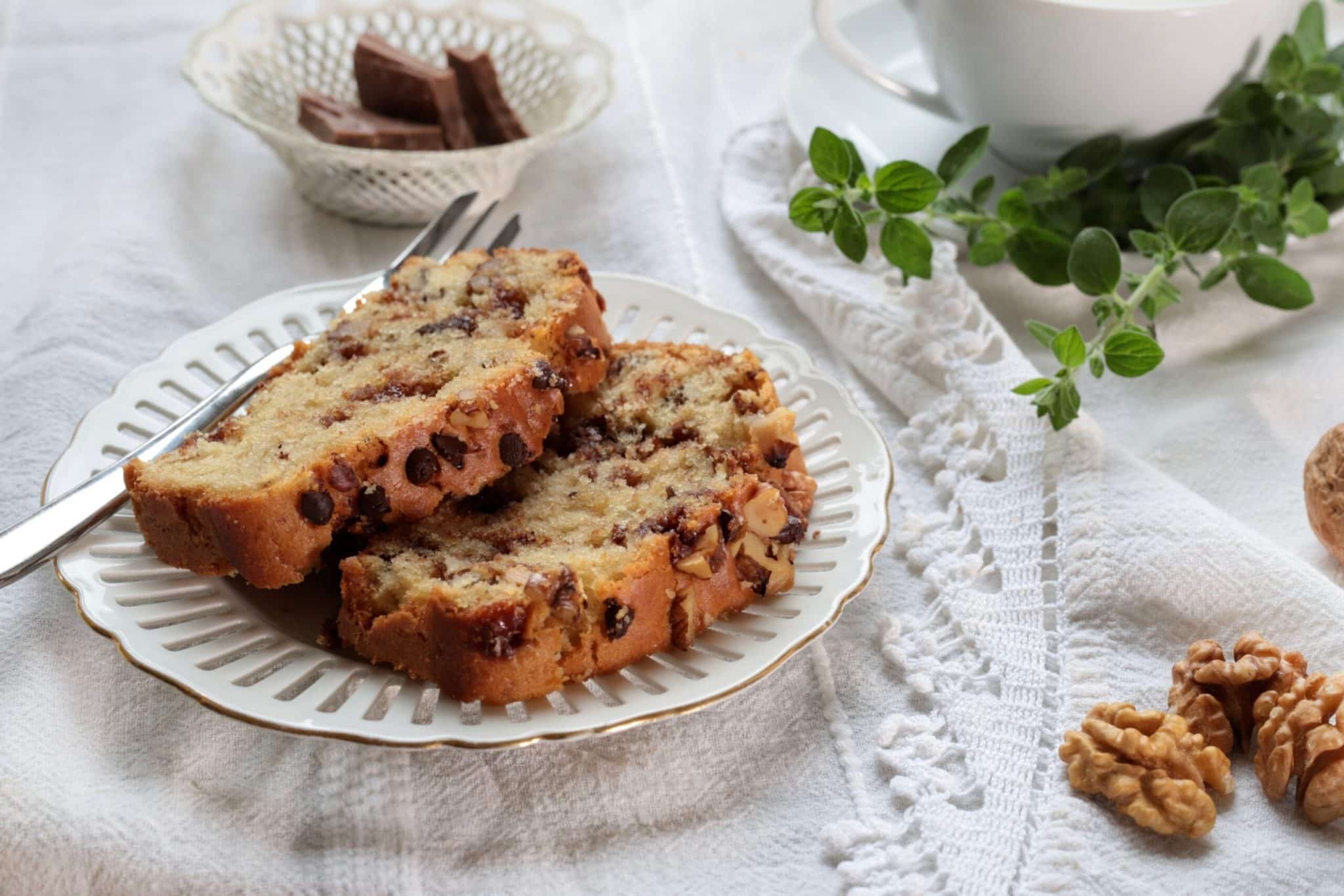 Plumcake mele cioccolato uvetta scaled.jpeg