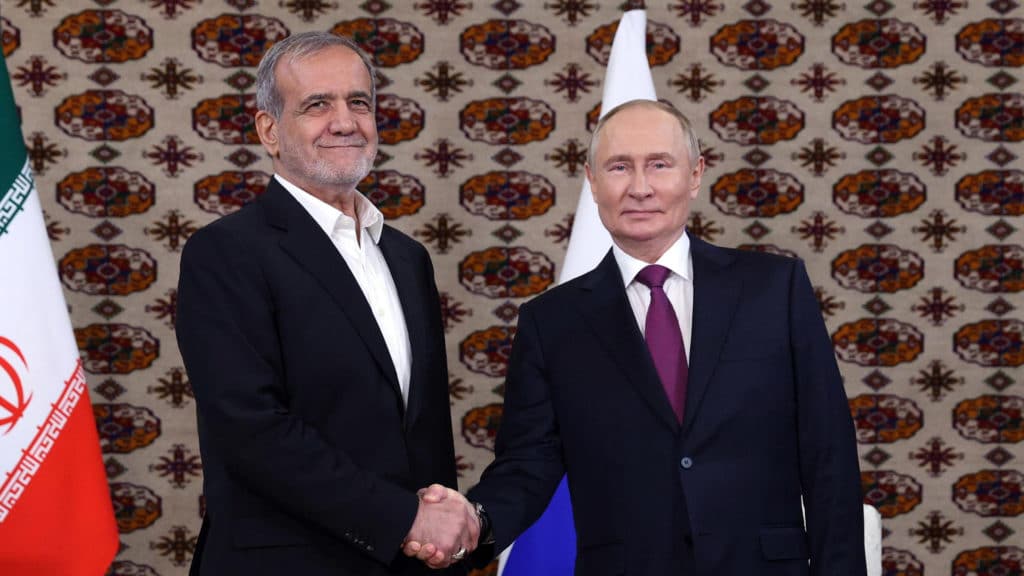 Putin Masoud Pezeshkian.jpg