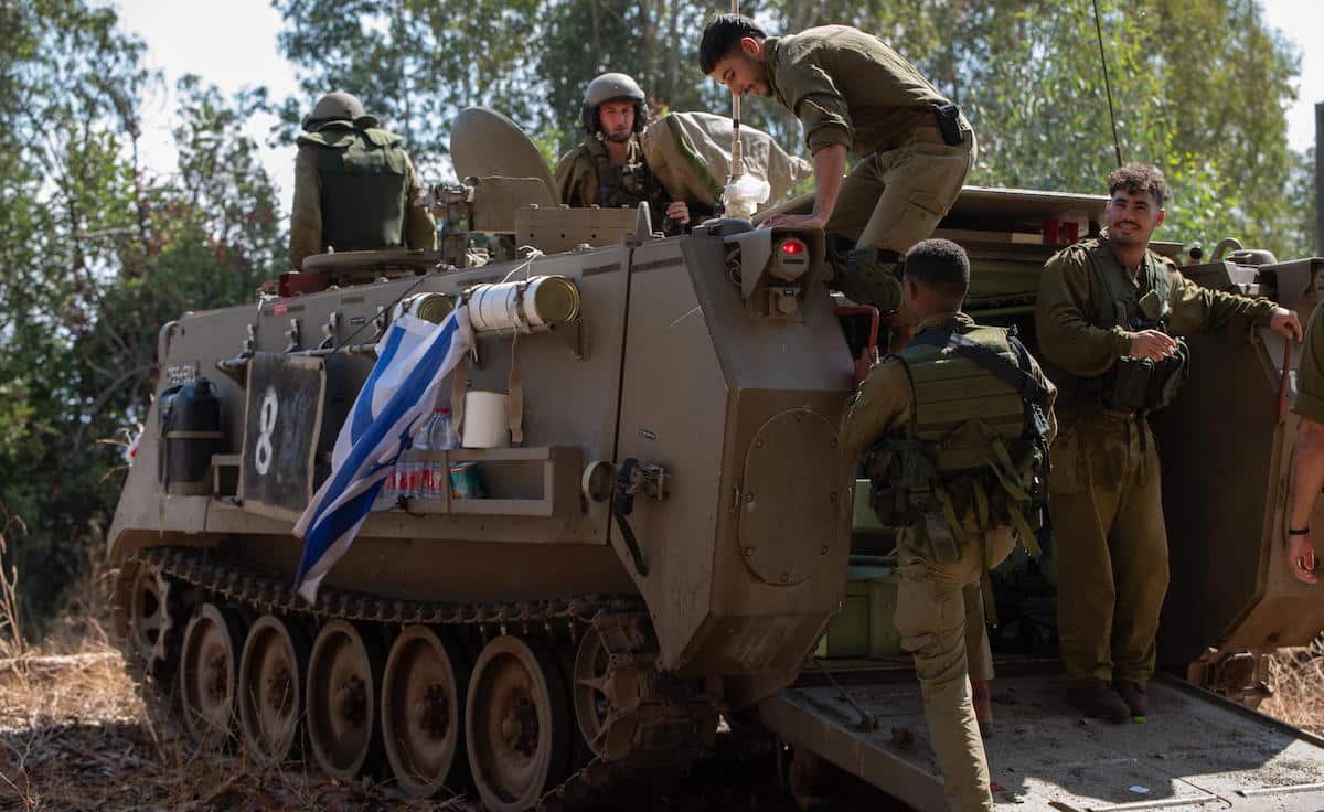L’esercito israeliano spara sulle basi Onu in Libano: colpito anche il bunker degli italiani. Crosetto convoca «d’urgenza» l’ambasciatore d’Israele 1 Tank Israele.jpg