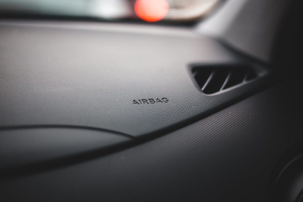 airbag auto interno macchina.jpg