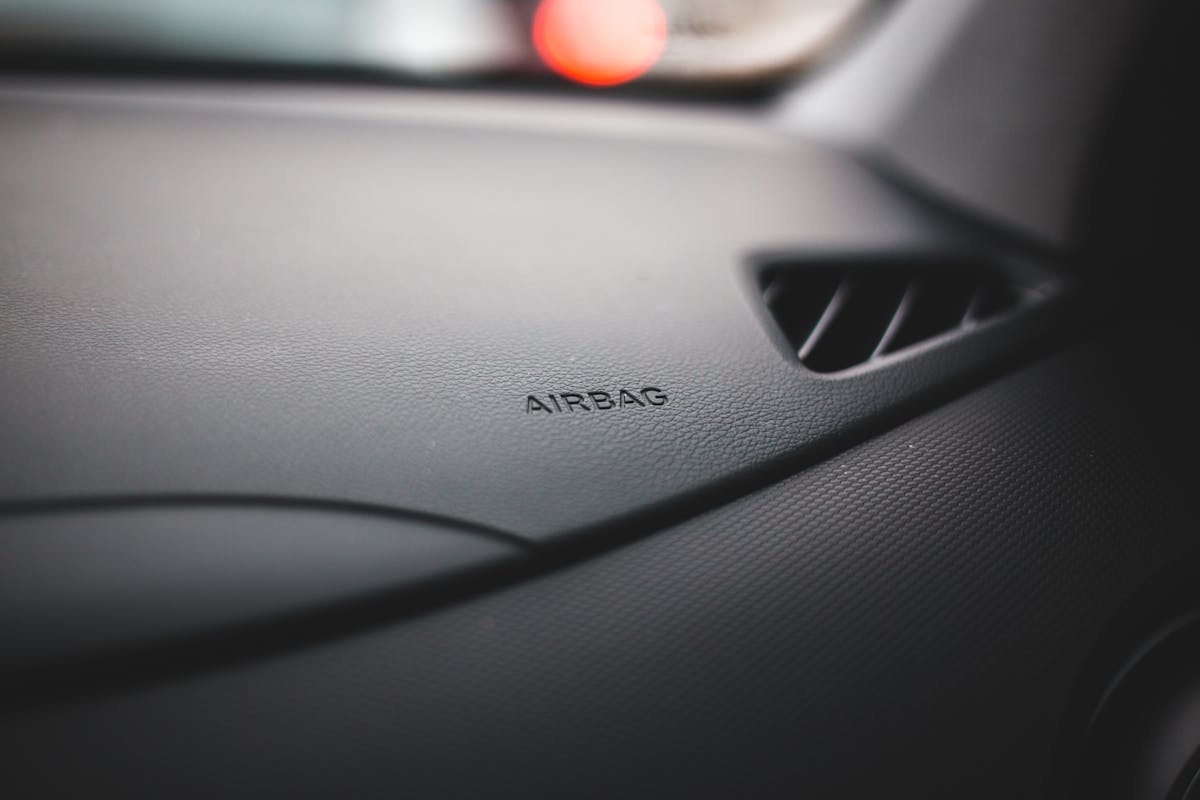 airbag auto interno macchina.jpg