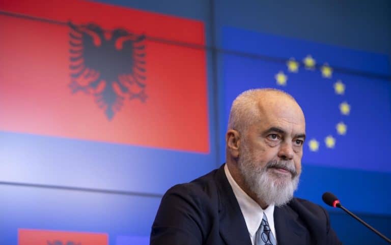 albania unione europea migranti.jpg