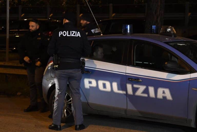 bari ventenne picchiato violenza sessuale baby gang santo spirito.jpg