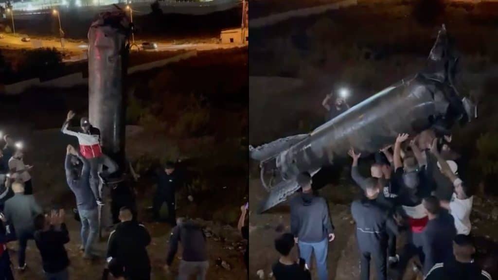 cisgiordania ramallah missile iran selfie.jpg