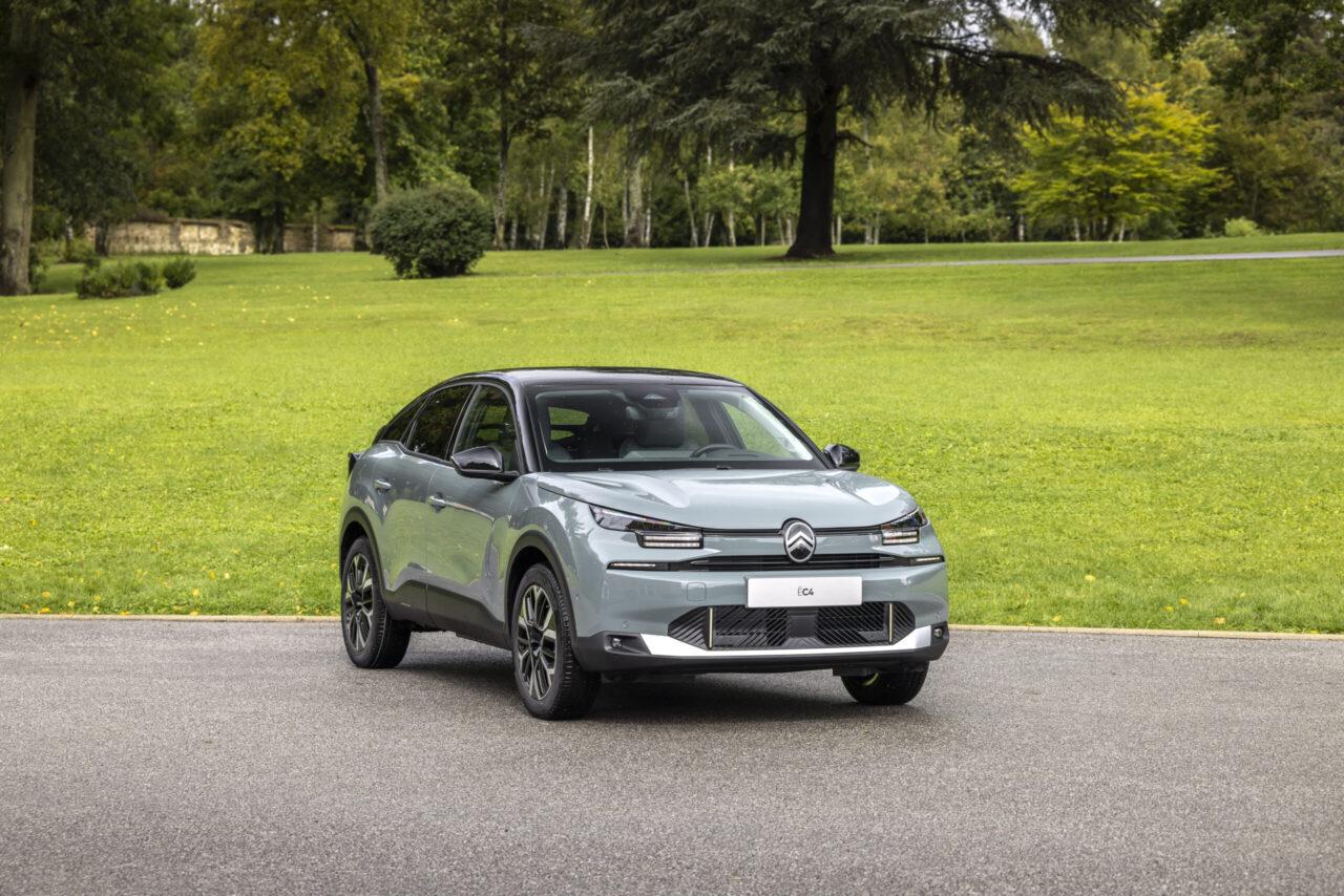 Citroen al Salone di Parigi: le nuove C4, C4 X, C5 Aircross e Ami 1 eC4 Manhattan Green scaled e1729071357825.jpg