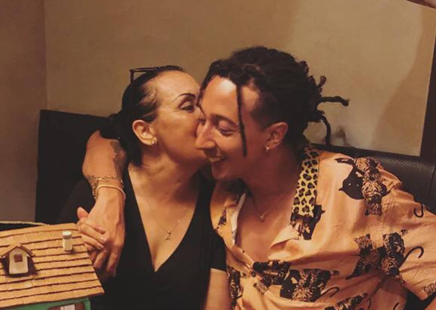 Ghali, il terzo tumore della madre e la musica come cura: così è nata “Niente panico”. «È la canzone più importante della mia vita» 1 ghali mamma.jpeg