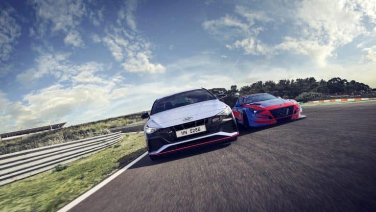 hyundai elantra n debuts circuit driving front low e1728377792231.jpg