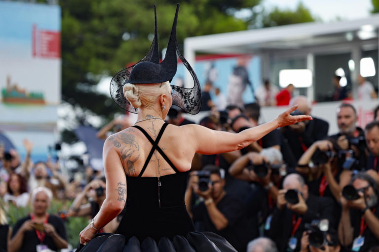 lady gaga croisette venezia joker 2 scaled.jpg