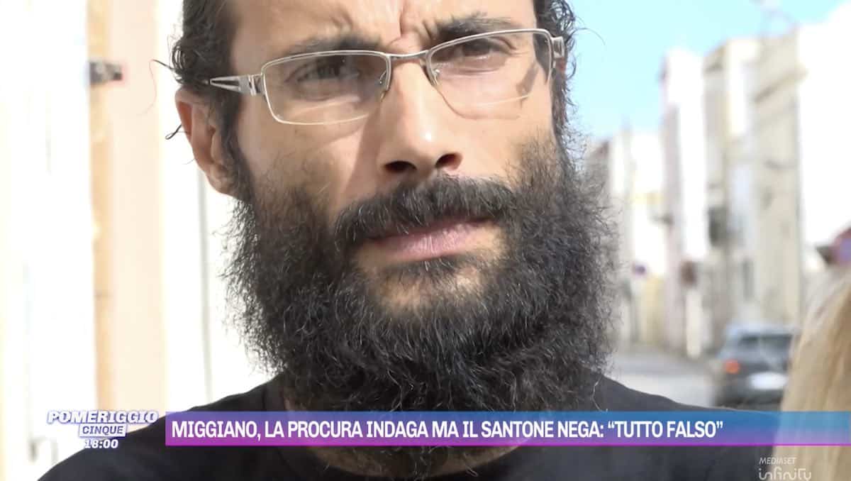 Kadir, il santone di Miggiano: «Mi ha parlato una voce, ora vedo tutto. Chi vuole venire è libero». E spunta un’altra denuncia 1 miggiano santone kadir indagini adepti setta.jpg