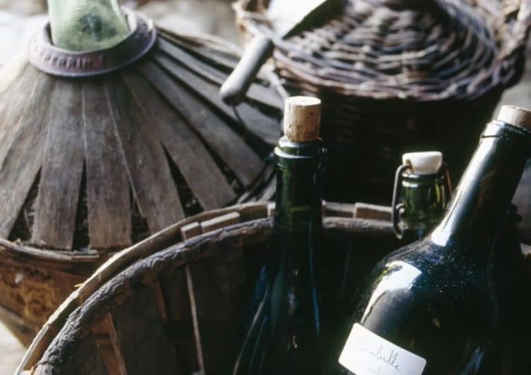 «Il vino l’ho comprato io!»: cena tra quattro cognati finisce a coltellate e sprangate. Due arresti per tentato omicidio 4 pcpax .jpg