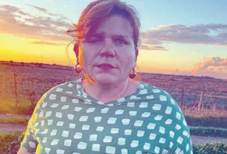 petronela cordeanu fiocina occhio vicino libero.jpg