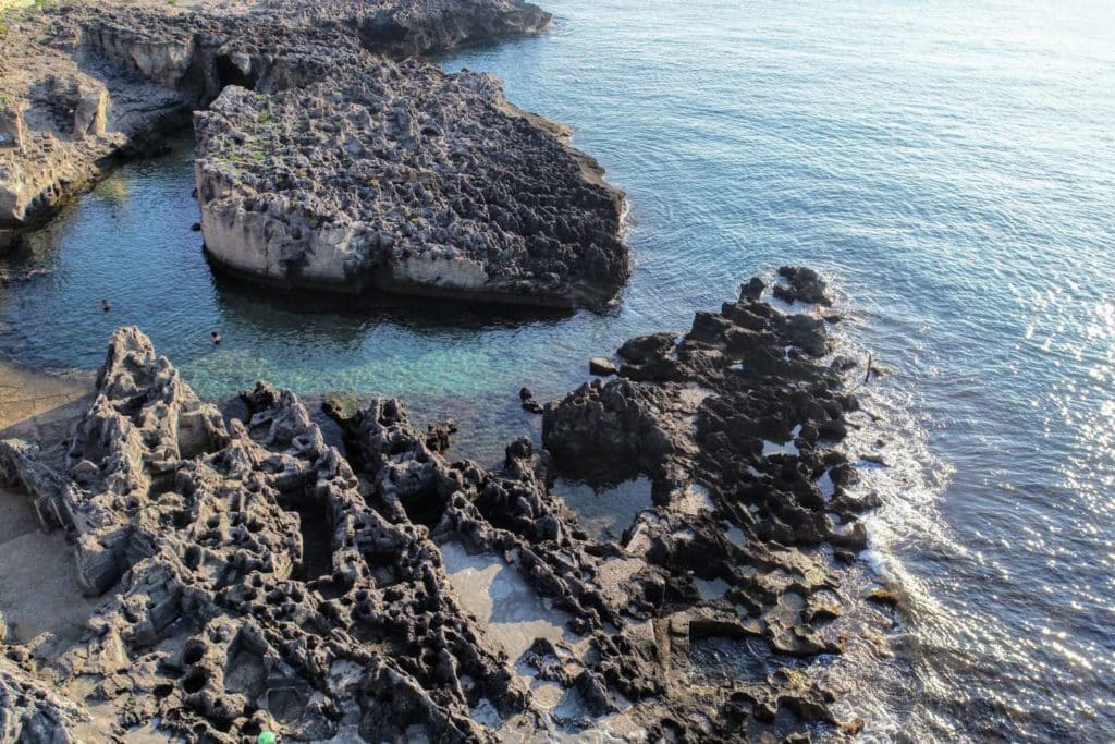 piscine naturali di Marina Serra 1.jpg