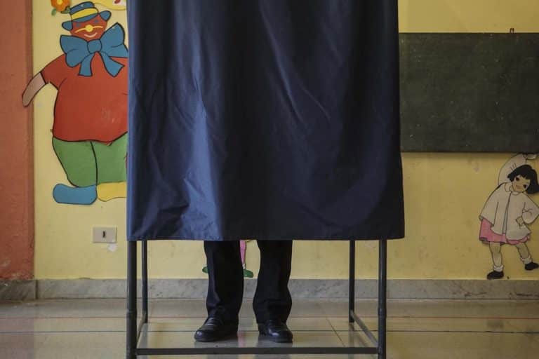 referendum cabina fotografia.jpg