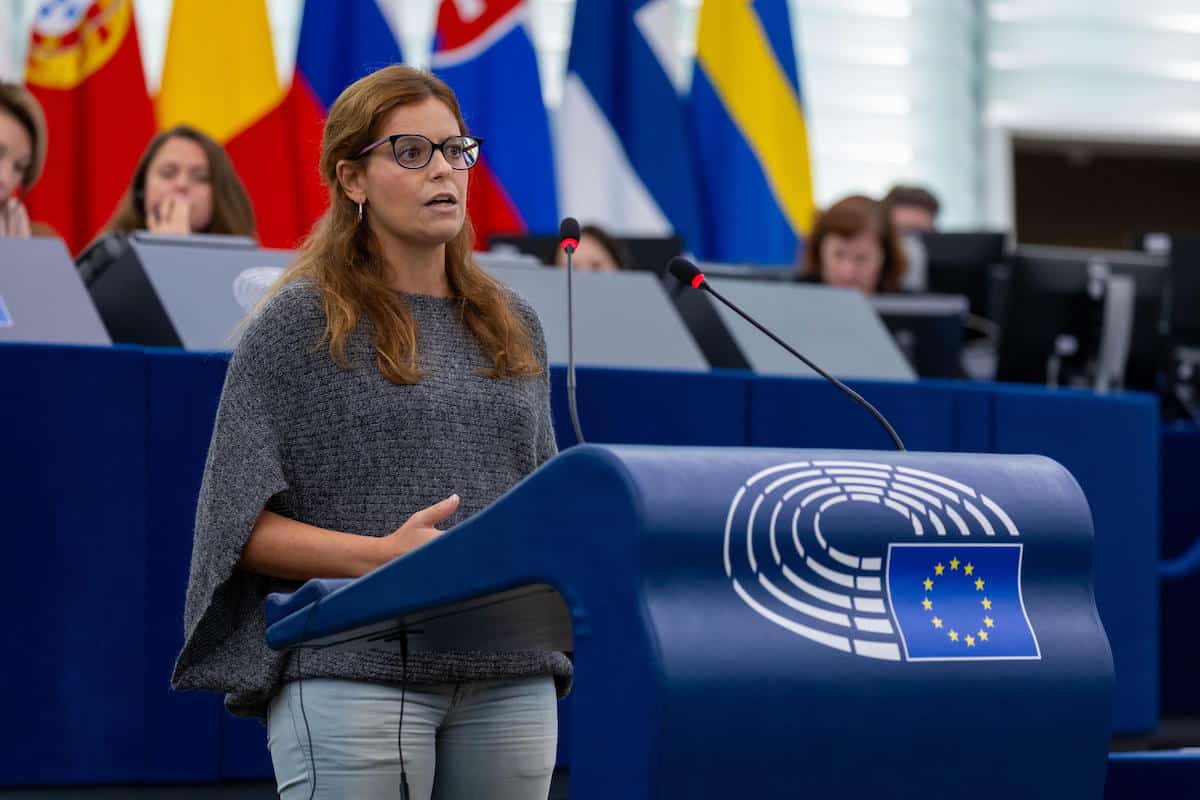 salis orban parlamento europeo.jpeg
