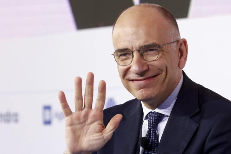 saluto enrico letta scaled 1.jpg