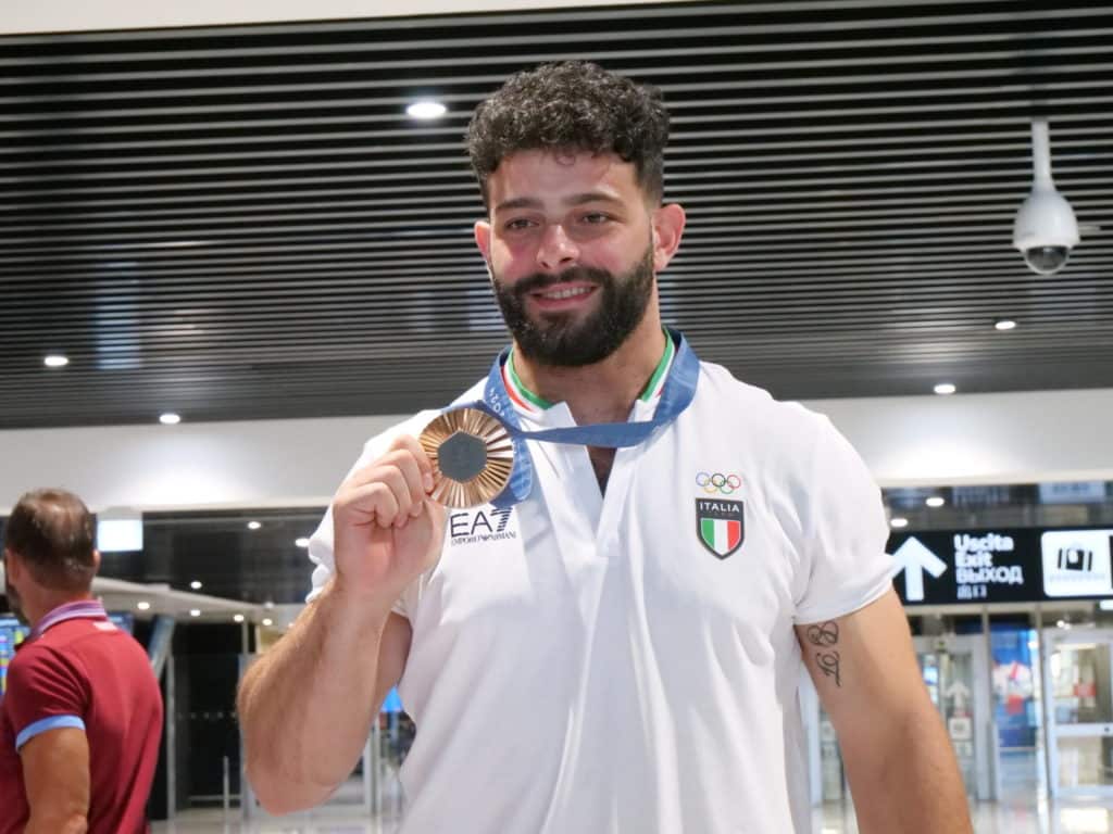 Antonino PIzzolato medaglia di bronzo alle Olimpiadi di Parigi 2024 per il sollevamento pesi scaled.jpg