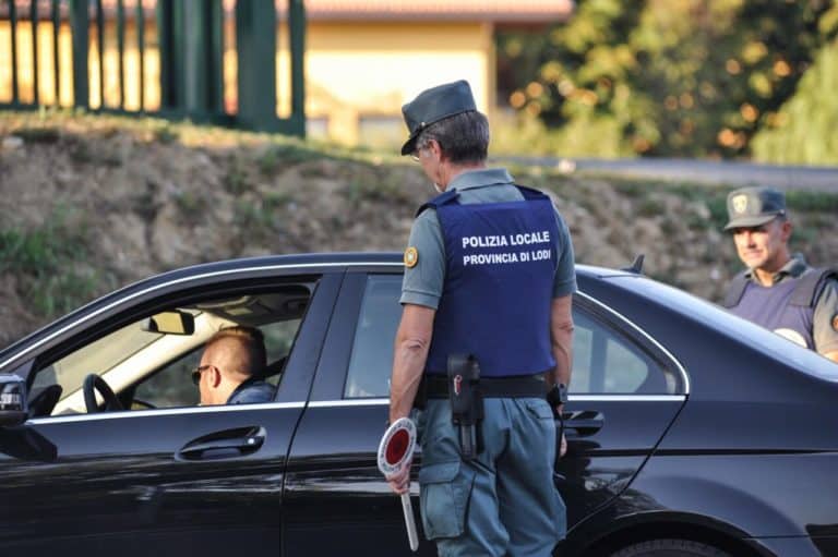 Controllo polizia e1732273664163.jpg