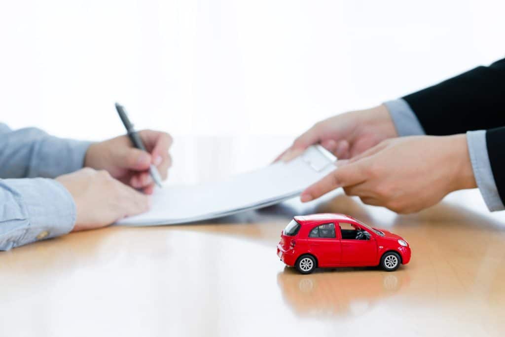 Firma contratto noleggio auto.jpg