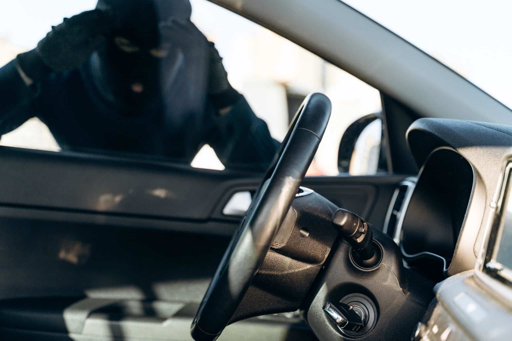 Furto auto a noleggio, cosa fare 1 Furto batterie.jpg