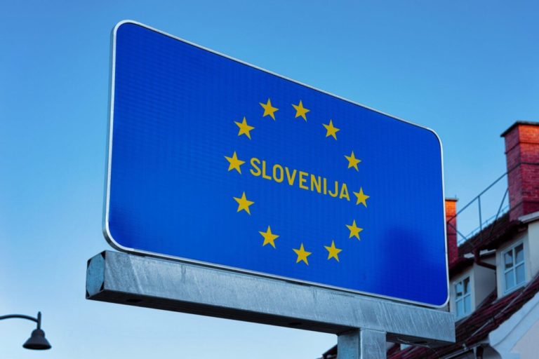 Segnale di confine comunitario con la Slovenia e1732212443382.jpg