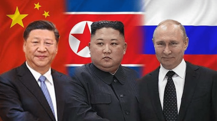 Russia e Corea del Nord escono allo scoperto: «Insieme per vincere in Ucraina». La Cina acconsente: «Possono fare quel che vogliono» 1 Xi Putin Kim.png