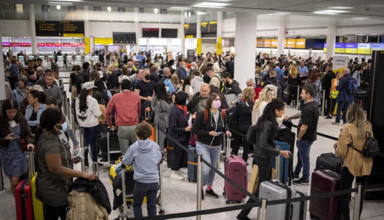 aeroporto gatwick evacuato allarme sicurezza londra.jpg