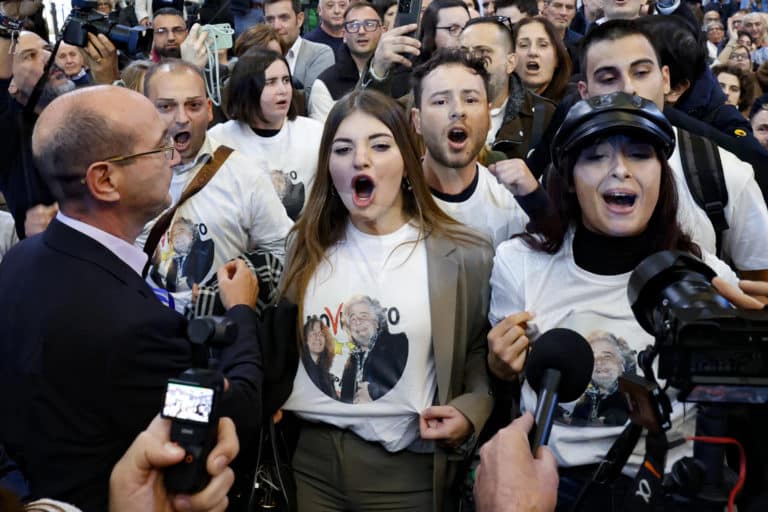 beppe grillo eliminato garante m5s assemblea costituente due mandati scaled.jpg