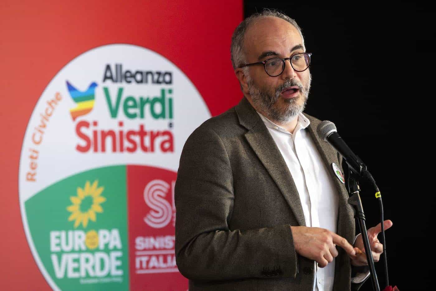 Definì il ministro Valditara «lurido e cialtrone»: Christian Raimo sospeso per tre mesi dall’insegnamento con stipendio dimezzato 1 christian raimo sospeso.jpeg