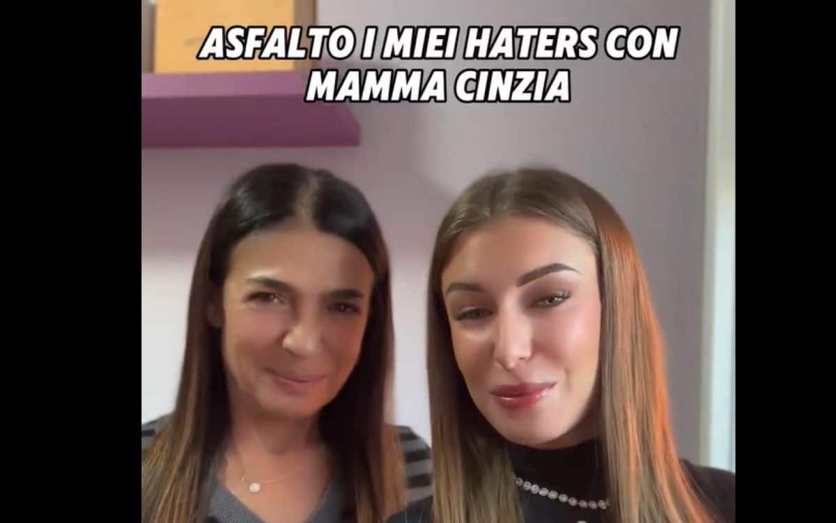 elisa esposito mamma.jpg