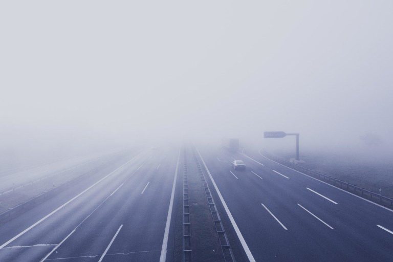 guidare con la nebbia.jpg