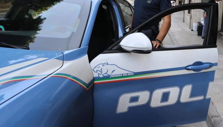 napoli bambina ferita colpo pistola padre.jpg