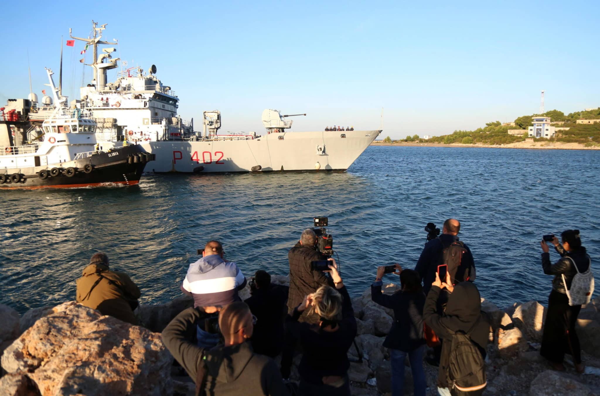 nave marina militare albania trasporto migranti scaled.jpg