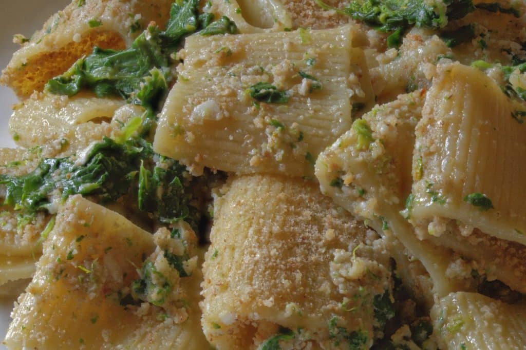 paccheri e friarielli.jpg