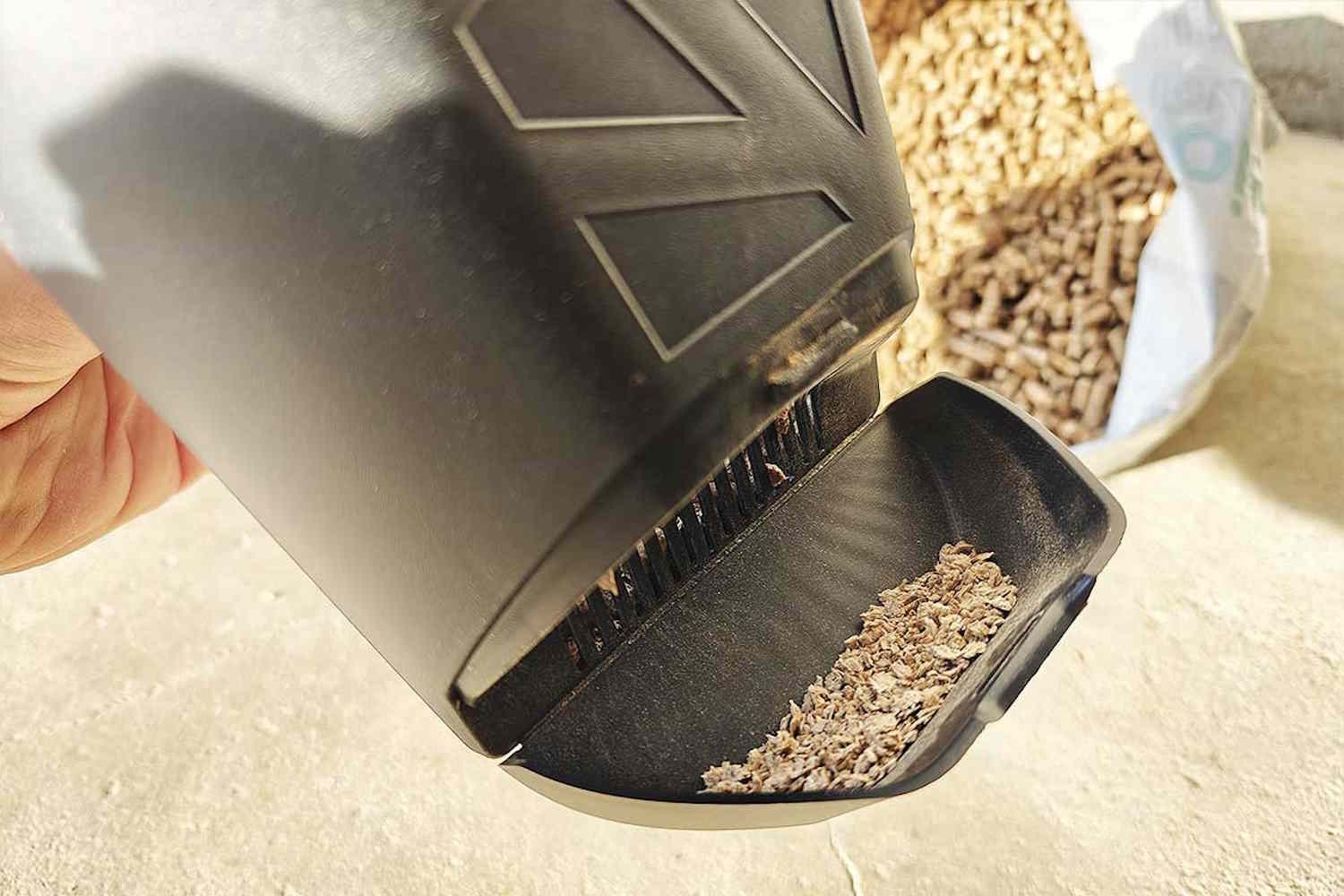 Addio polvere e intasamenti della stufa a pellet grazie a questa pala rivoluzionaria che costa meno di 20 euro 1 pala setaccia.jpg
