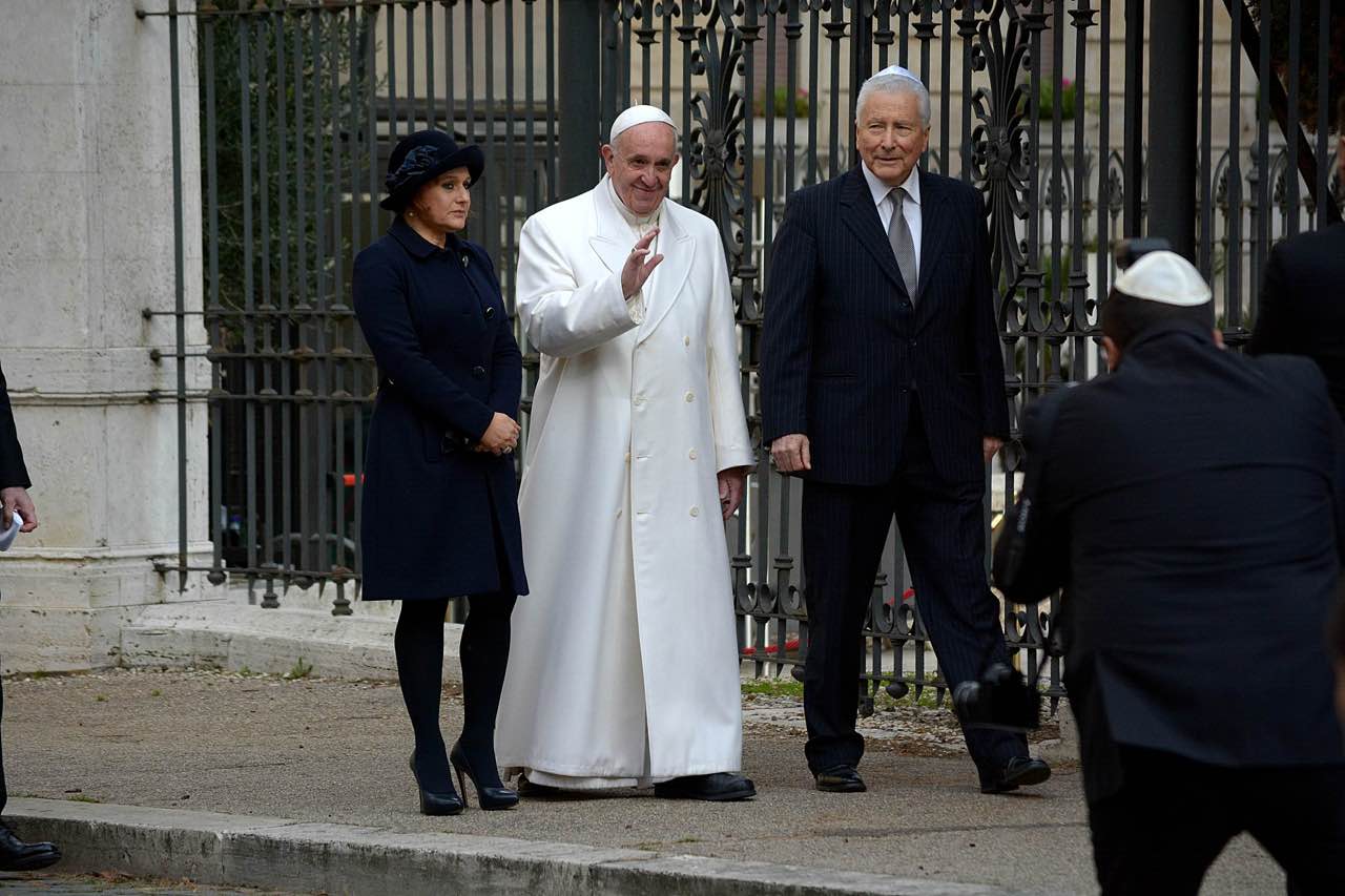 ruth dureghello papa francesco antisemitismo genocidio.jpg