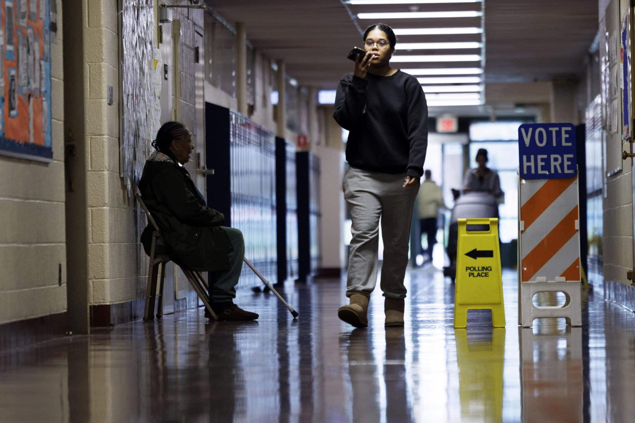 seggio elettorale usa michigan 2024 kamala harris vs trump scaled.jpg