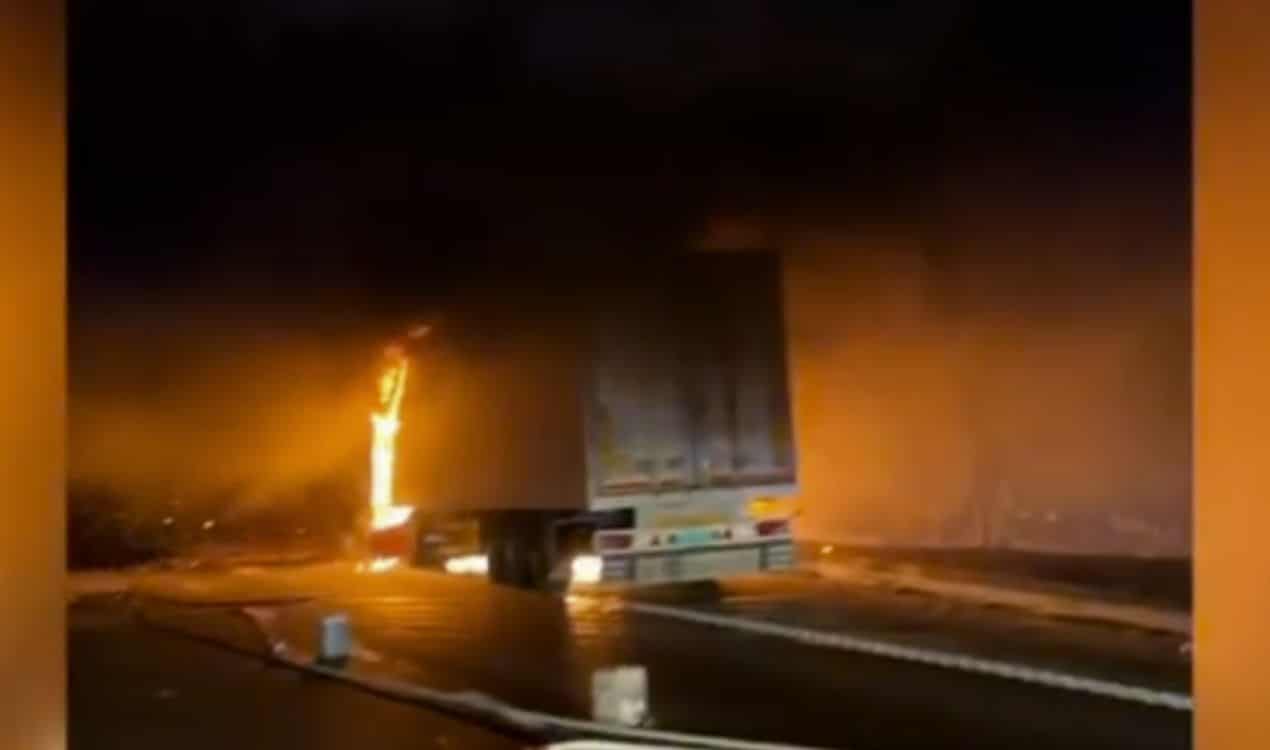 torino tir va a fuoco 1.jpg