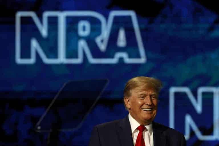 usa 2024 donald trump rifle nra spese militari armi movimento 5 stelle scaled.jpg