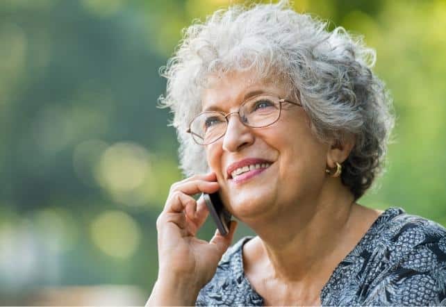 AlzheimersSeniorLadyTalkingOnPhone642 1.jpg