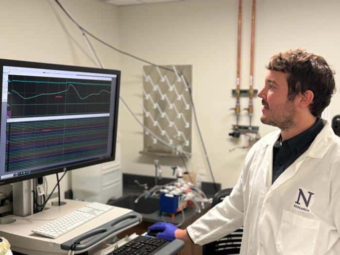 Andrew Sheriff Looks at a Computer Monitor in a Lab 777x583 1.jpg