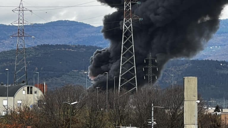 Incendi da idrocarburi: gli effetti sul nostro organismo e cosa fare se si entra in contatto con le nubi nere 1 Calenzano esplosione.jpg