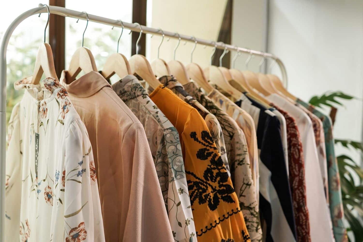 Guerra alla moda usa e getta (e ai PFAS): in California approvata la legge che obbliga i produttori di abbigliamento al riciclo e alla riparazione 1 Moda sostenibile.jpg