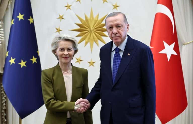 Von der Leyen Erdogan.jpg