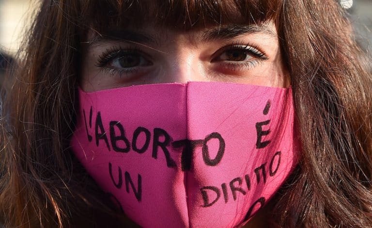 Aborto quasi impossibile: negli ospedali italiani tassi di obiezione superiori all’80% e in alcuni casi del 100%: «Ma i dati sono spesso inaccessibili» – Il report 1 aborto san marino.jpg